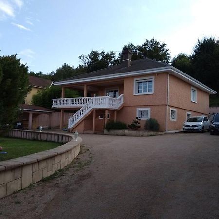 Comme A La Maison ! Chavanoz Esterno foto