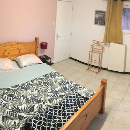 Comme A La Maison ! Chavanoz Esterno foto