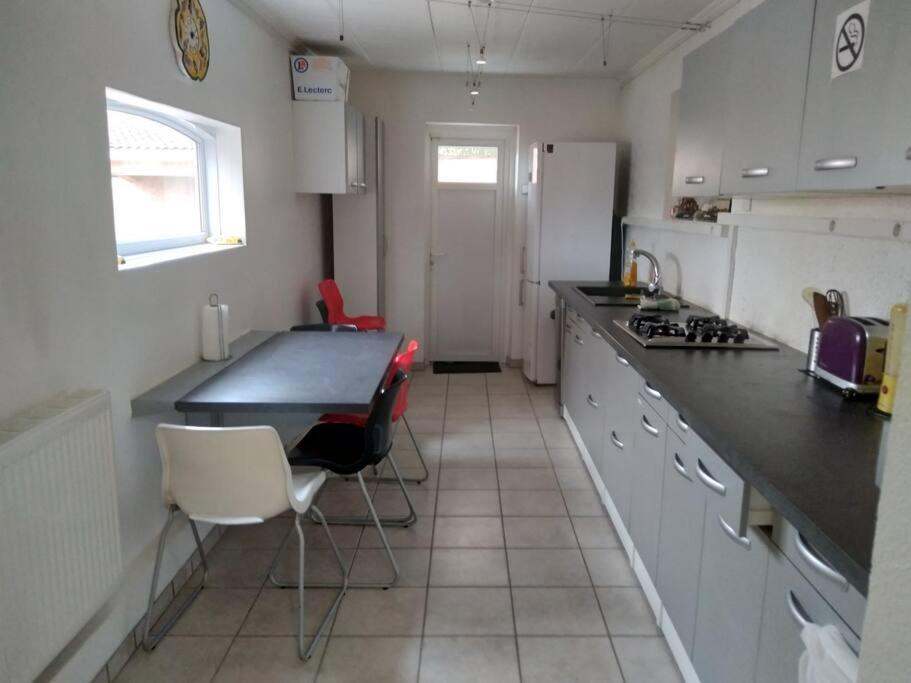 Comme A La Maison ! Chavanoz Esterno foto